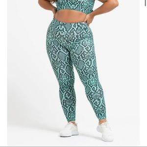 LiCi Fit Boa High Waist Scrunch Leggings